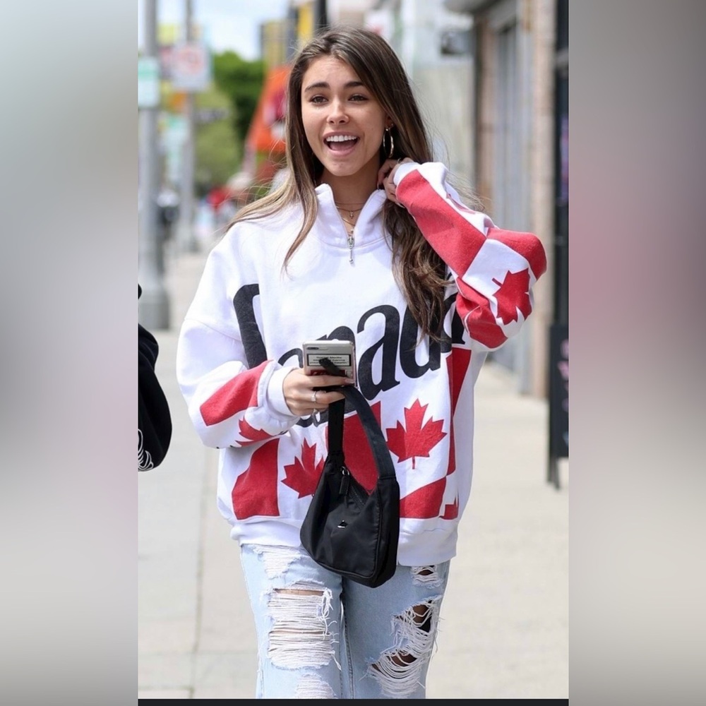 Madison Beer vintage Canada large men’s small  Tour Sweatshirt